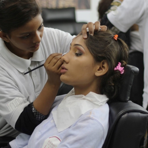 A woman doing make up